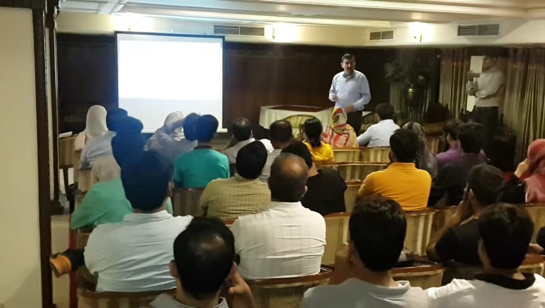 Screenshot_20211111-191636_YouTube